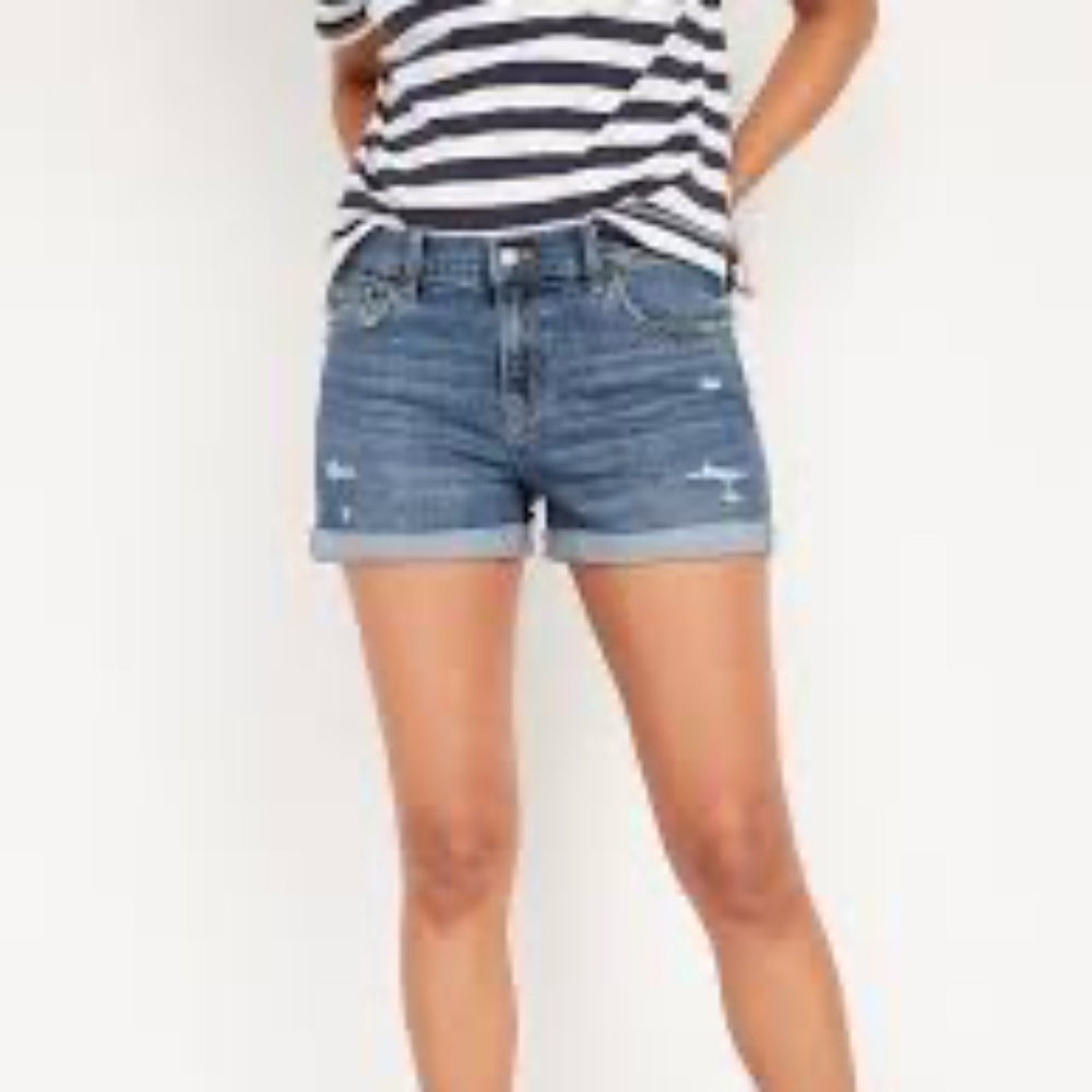Old Navy Mid-Rise Boyfriend Ripped Jean Shorts